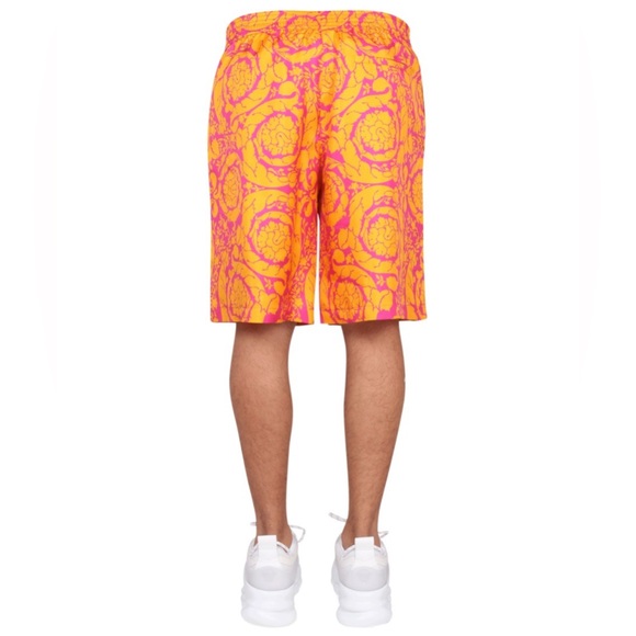 Versace - Picture 2 of 9